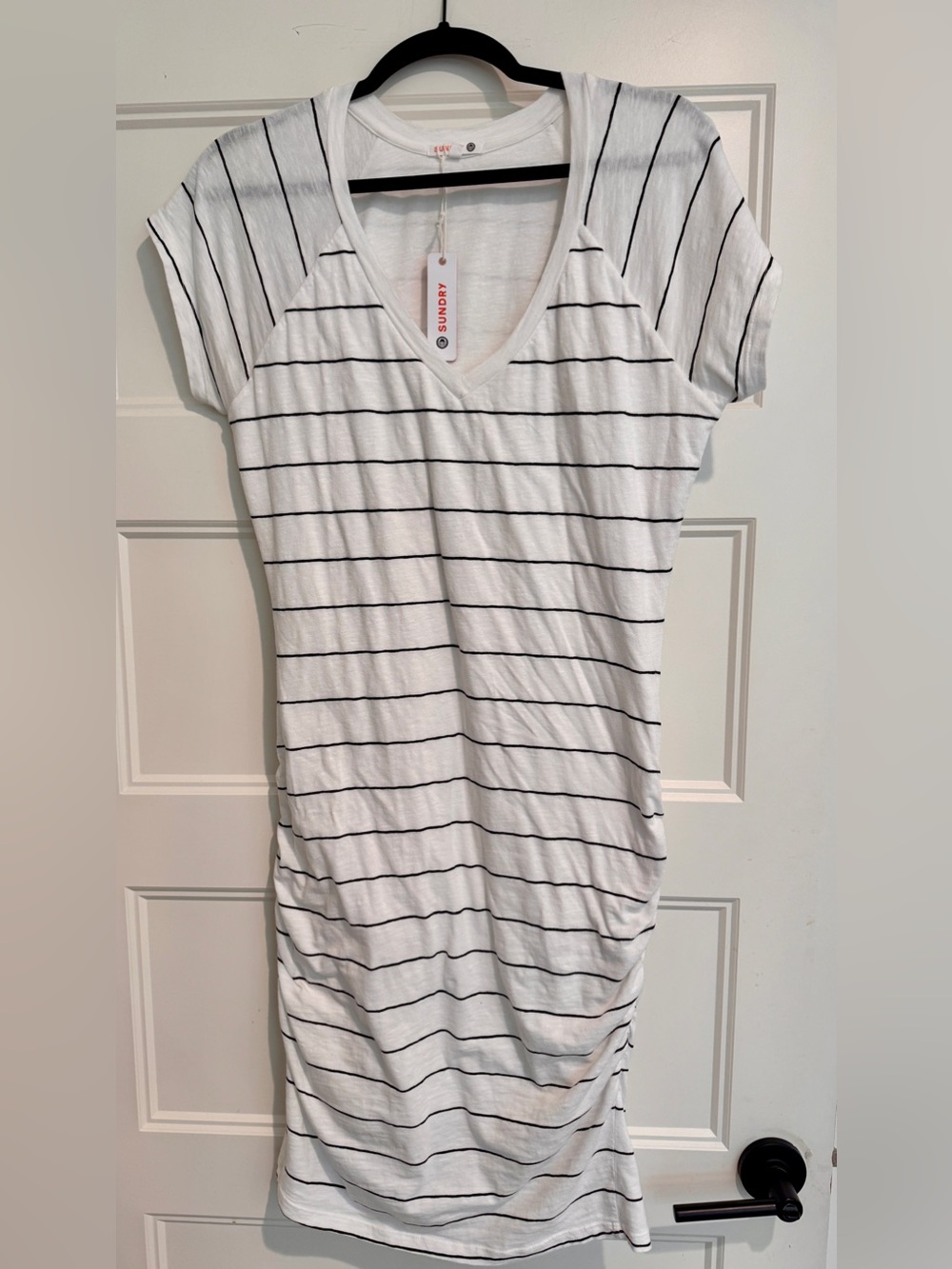 Sundry Dress White V‑Neck Lined NWT Size 3 Large Women